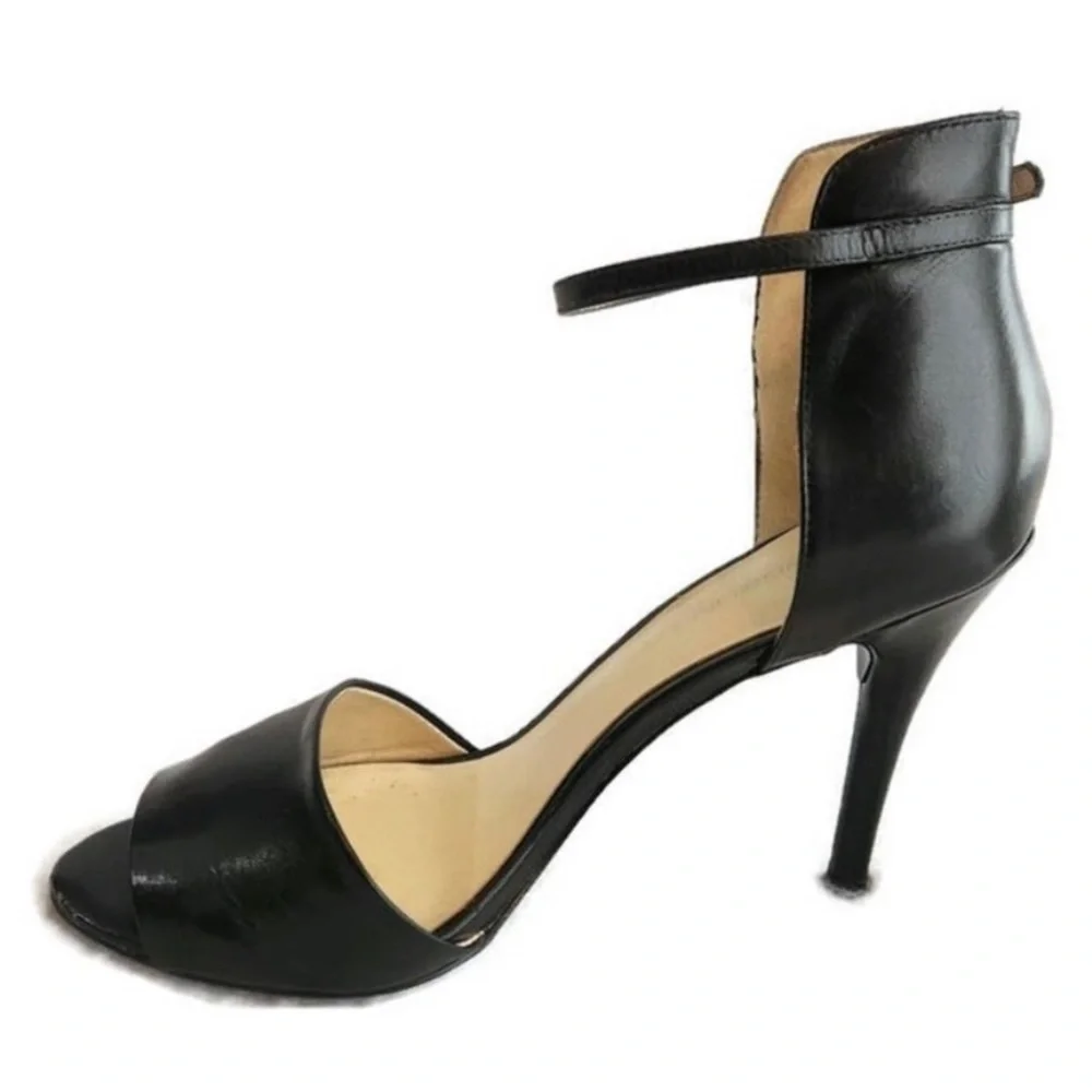 Bandolino Arrowhead Navy Blue Ankle Strap Heels Size 9